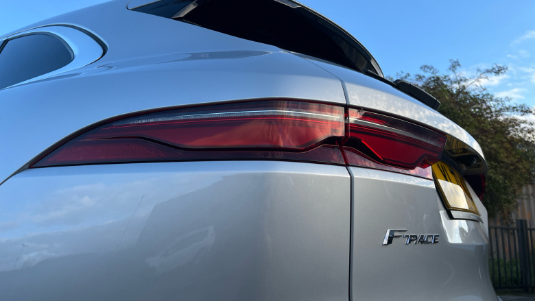 Jaguar F-Pace 2.0 P400e SE 5dr Auto AWD Estate